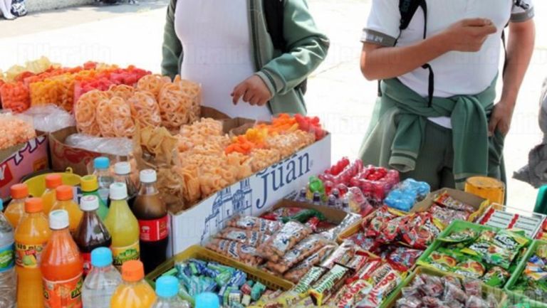 Comida chatarra será regulada por la SEP