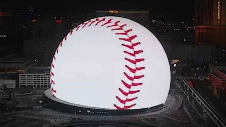 The Sphere de Las Vegas se convierte en una pelota de beisbol para celebrar la Serie Mundial entre Dodgers y Yankees