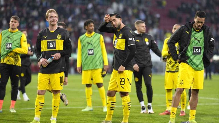 Borussia Dortmund sigue sin levantar y pierde ante Augsburgo