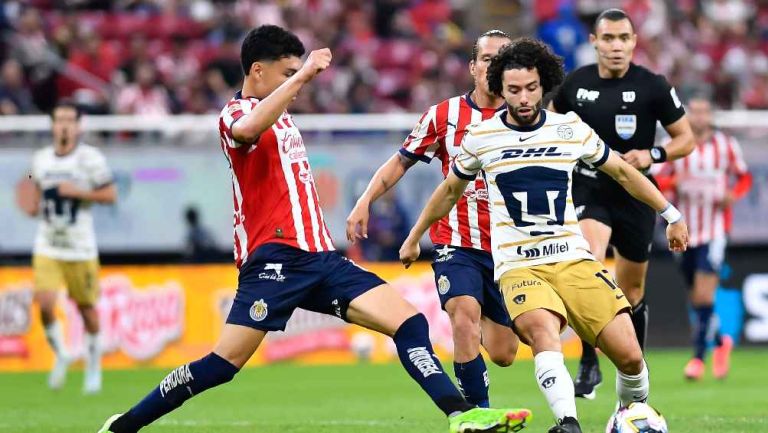 Pumas y Chivas empatan en el Akron y complican su pase a Liguilla directa