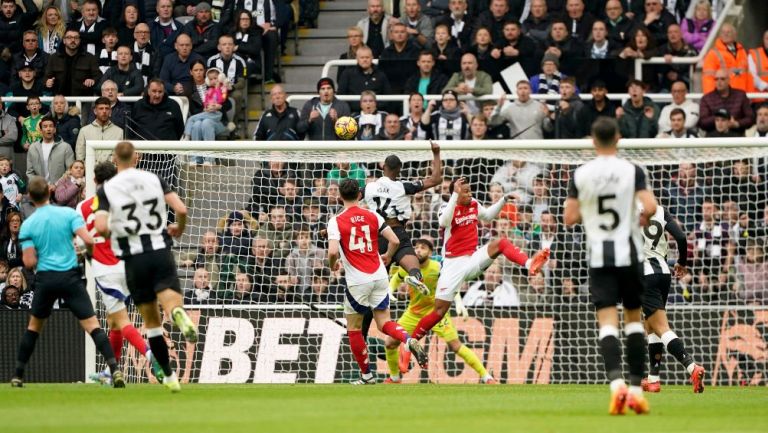 Arsenal sigue sin ganar en la Premier League y cae 1-0 con el Newcastle