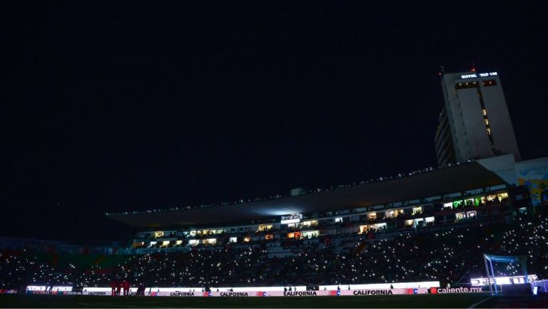 La luz se fue en el estadio de León