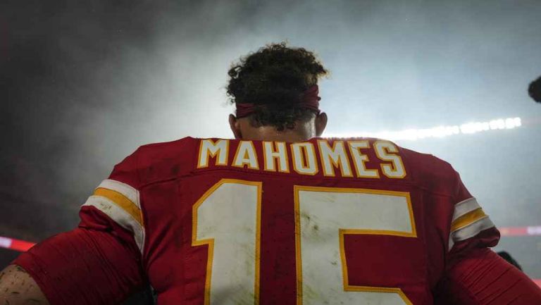 ¡Un verdadero guerrero! Patrick Mahomes se rehusó a quedarse fuera a pesar de lesión