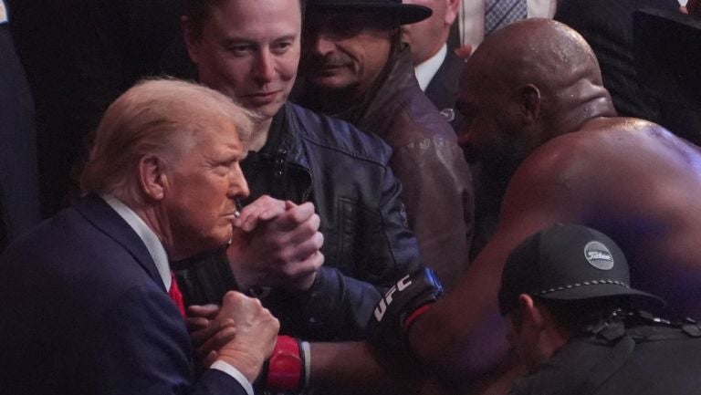 Donald Trump asistió a combate de UFC en New York 