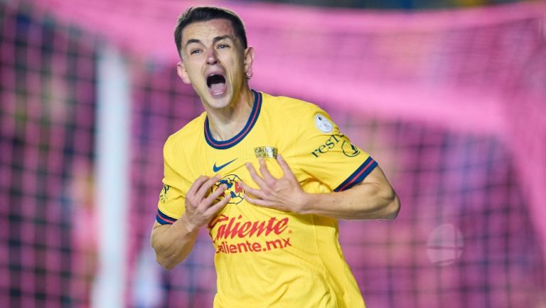 Álvaro Fidalgo sorprende cantando el Himno Nacional Mexicano; ¿Listo para el Tri?