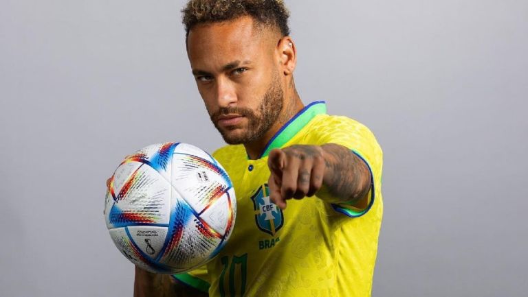 Padre de Neymar ofrece a su hijo