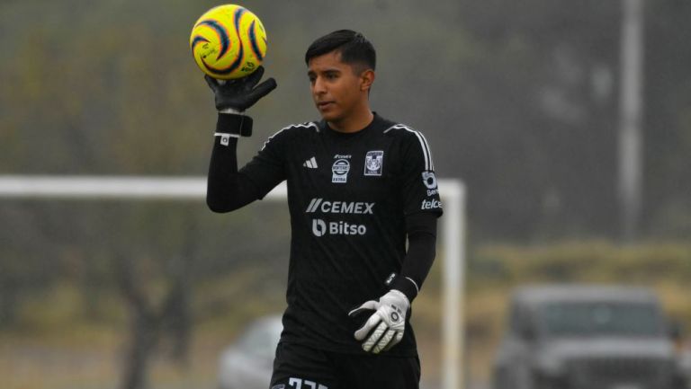 ¡Emotivo! Portero de Tigres Sub 19 se entera del fallecimiento de su padre a la mitad de un partido